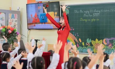 Lương khởi điểm giáo viên dự kiến tăng từ 1,7 triệu đồng: Thông tin mới nhất