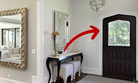 Người xưa nhắc nhở: Cửa chính không nên đối diện 4 thứ này, xui xẻo vào nhà, Thần Tài tránh xa