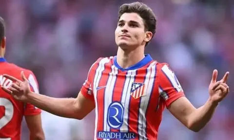 PSG đấu Arsenal, Chelsea giành chữ ký Alvarez