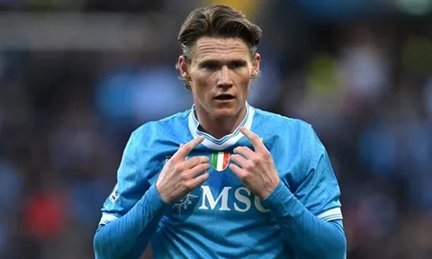 Napoli phủ nhận khả năng Scott McTominay trở lại Man Utd