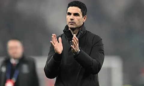 Arteta đáp trả chỉ trích về lối đá của Arsenal