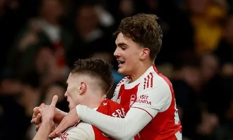 Max Dowman đi vào lịch sử, Arsenal hạ Everton để tiến gần ngôi vương