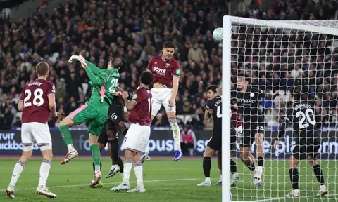 Mavropanos xé lưới Man City, phá dớp 86 trận cho West Ham