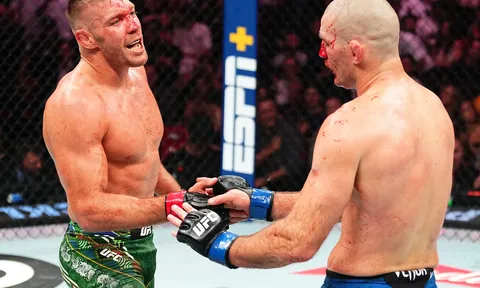Cựu vương Du Plessis: Đừng vội gạch tên Sean Strickland trong cuộc đối đầu với 'Sói xám' Chimaev