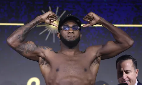 Tâm điểm Boxing cuối tuần: Carlos Adames bảo vệ đai WBC, 'Quái vật' Ukraine Oleksandr Khyzhniak ra mắt chuyên nghiệp