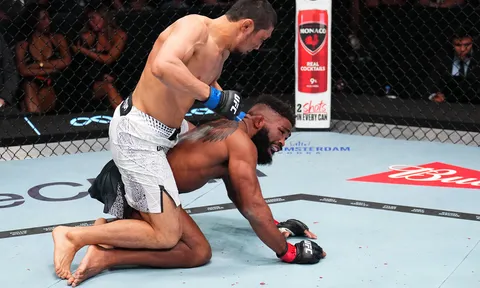 Chris Curtis cay đắng sau thất bại: 'Thật khó để đấu với một kẻ không muốn giao chiến'
