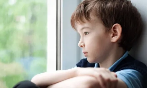 Sau lời trách mắng của cô giáo khi gặp sự cố đuối nước, bé trai 13 tuổi "trầm cảm" phải nhập viện tâm thần