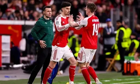 Gary Lineker giục Arteta loại Gyokeres đấu Leverkusen