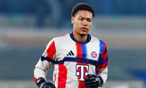 Canh bạc thủ môn 16 tuổi và thời cơ lịch sử của Bayern