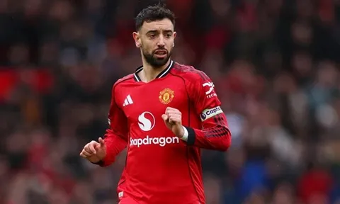 Rio Ferdinand khẳng định Bruno Fernandes là tiền vệ hay nhất thế giới