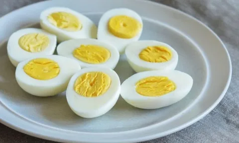 Bữa sáng nên ăn mấy quả trứng luộc là tốt nhất?