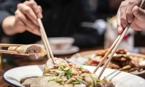 Ba kiểu ăn âm thầm hại gan, nhiều người Việt biết nhưng vẫn vô tư thực hiện hằng ngày 