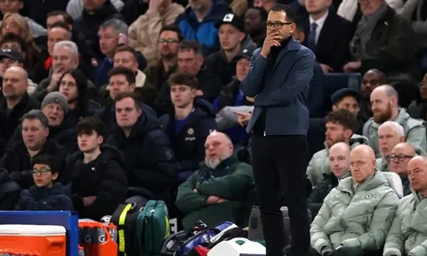 Liam Rosenior lập hai kỷ lục buồn nhất lịch sử Chelsea