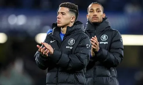 Bị PSG loại, Enzo Fernandez không cam kết ở lại Chelsea