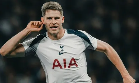 Micky van de Ven khẳng định Tottenham không còn gì để mất