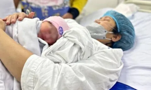 Từ 1/7: Sinh con thứ 2 được nghỉ thai sản 7 tháng, cha có thêm thời gian chăm con