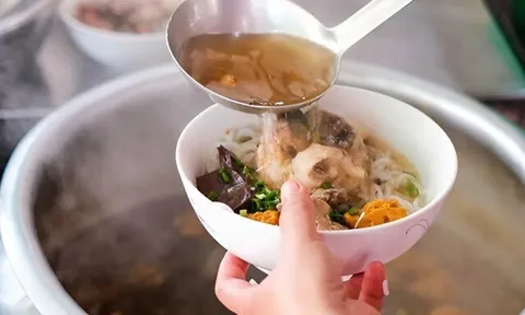 Thói quen ăn sáng nào khiến sức khỏe đi xuống, có một điều bị “gắn mác” gây ung thư khi ăn bún - phở?