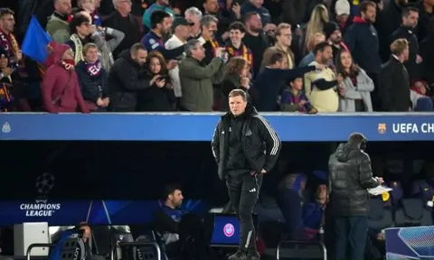 Thua Barca 2-7, fan Newcastle đòi sa thải HLV Eddie Howe