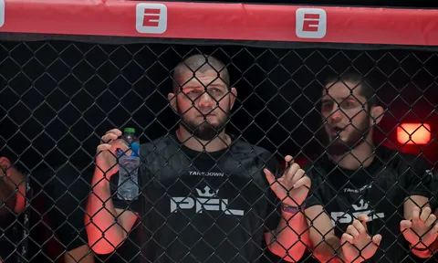 Volkanovski gây tranh cãi với danh sách GOAT: Vắng bóng Jon Jones, Khabib chỉ là 'kép phụ'