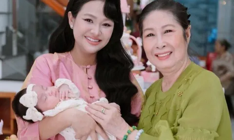 Bé gái miền Tây đi bán vé số giờ làm con dâu NSƯT Kim Phương, mang bầu nặng gần 90kg, sau sinh 1 tháng xinh ngỡ ngàng