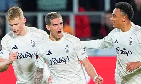 Hạ Midtjylland ở loạt luân lưu, Nottingham vào tứ kết Europa League