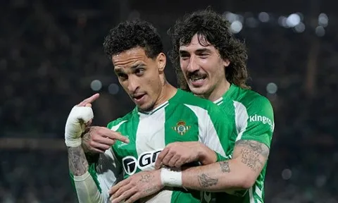Ngược dòng ngoạn mục, Antony đưa Betis vào tứ kết Europa League