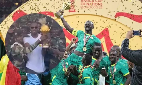 Bị tước chức vô địch, Senegal mang cúp vào căn cứ quân sự