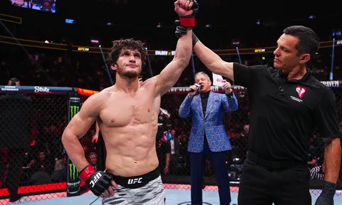 UFC London: Cuộc chiến bất bại định đoạt suất tranh đai hạng lông giữa Movsar Evloev và Lerone Murphy