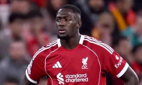 Galatasaray tố Liverpool bịa đặt vụ Konate để lấp liếm bê bối