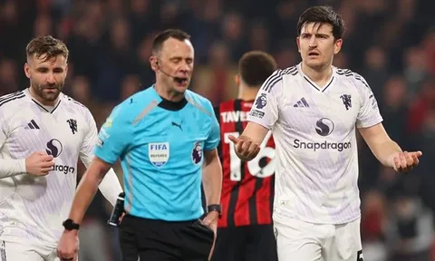 Maguire có quyền giận dữ vì tiêu chuẩn kép của VAR