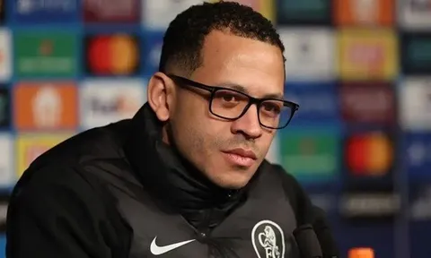 HLV Rosenior hé lộ kế hoạch mua sắm của Chelsea