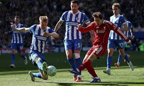 Rob Green chê Liverpool mất trục xương sống sau trận thua Brighton