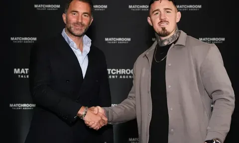 Eddie Hearn phẫn nộ: Hợp đồng của nhà vô địch UFC Tom Aspinall là một sự sỉ nhục
