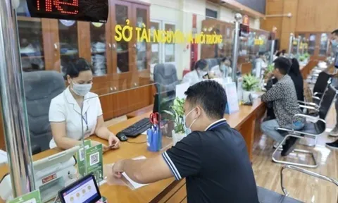 Mức lương cao nhất của cán bộ, công chức nếu tăng lương cơ sở 8% từ 1.7