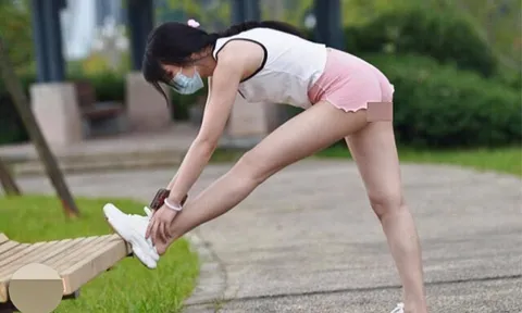 Nữ sinh cấp 3 đi tập thể dục về thấy khó chịu ở vùng bụng dưới, kết quả chụp CT khiến bác sĩ tái mặt