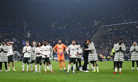 Từ thủ môn đến HLV: 5 lý do khiến Chelsea phơi áo trước Everton