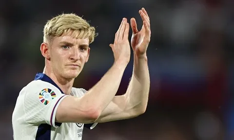 Liverpool hy sinh Gakpo dọn đường đón Anthony Gordon
