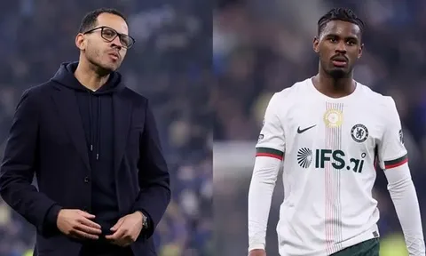 Hato tiết lộ HLV Rosenior không nói nên lời sau trận thua Everton