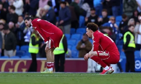 Warnock cảnh báo Liverpool có thể thua 0-10 trước PSG