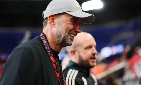 Klopp úp mở khả năng tái dẫn dắt Liverpool