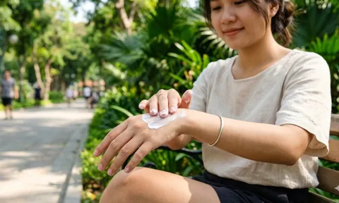 Nếp nhăn da tay xuất hiện sớm: Nguyên nhân ít ai ngờ và cách ngăn ngừa hiệu quả