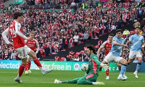 3 pha cứu thua xuất thần của Trafford trước Arsenal