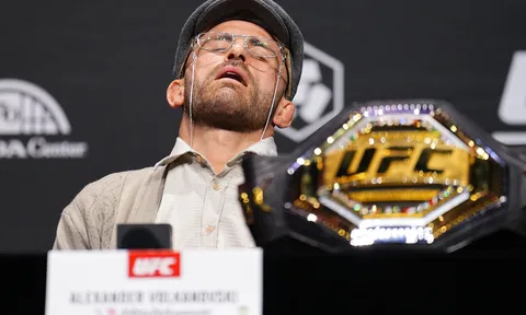 Alexander Volkanovski đáp trả Movsar Evloev: 'Ông già này vẫn còn chiêu', sẵn sàng nghênh chiến kẻ thách thức bất bại