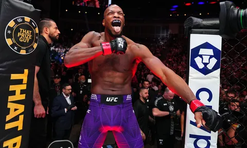 Dana White ngán ngẩm bỏ về, Michael Page thắng nhạt nhòa trong tiếng la ó
