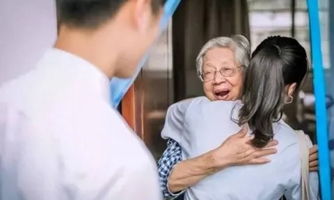 Ngay cả khi về già, hãy hiểu “Luật Quạ” dù mối quan hệ với con cái có tốt đẹp đến đâu