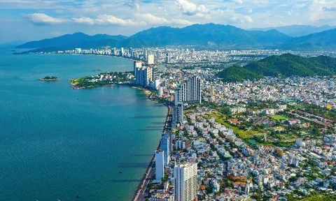 Tỉnh nào có “biển vô cực” nổi tiếng, nơi đâu có mỏ dầu lớn nhất Việt Nam, chiếm 80% sản lượng khai thác?