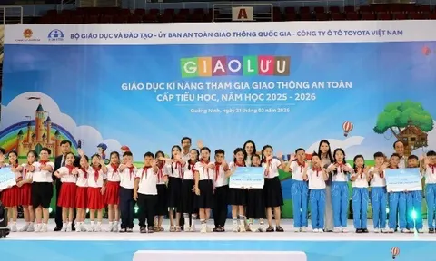 Toyota Việt Nam tiếp tục hành trình lan tỏa văn hóa giao thông cho học sinh tiểu học