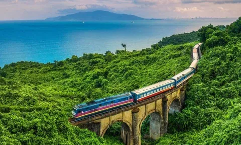 Mỏ dầu lớn nhất Việt Nam chiếm 80% sản lượng dầu thô khai thác nằm ở tỉnh/thành nào?