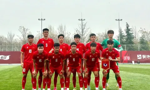 HLV Đinh Hồng Vinh khen ngợi bản lĩnh U23 Việt Nam
