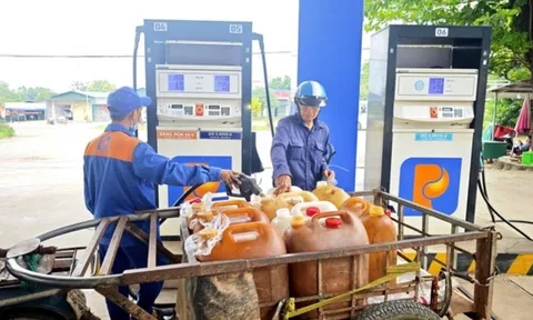 Giá xăng dầu hôm nay 25/3 tăng mạnh trong đêm: Cập nhật mới nhất gây bất ngờ